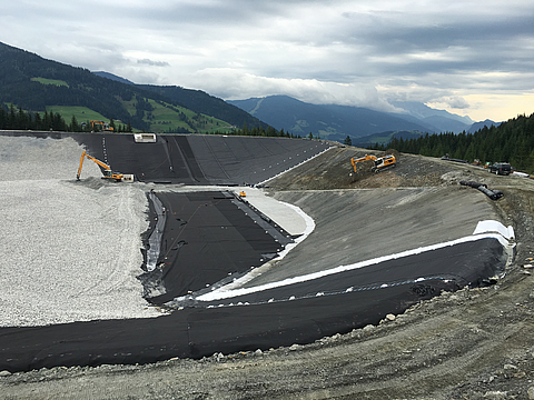 Geotextiles en acción: construcción de carreteras, refuerzo de capas de base y proyectos de protección medioambiental