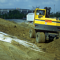 Instalación profesional de geotextiles: protección de las aguas subterráneas en obras de paisajismo