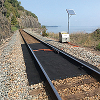 Protección activa del medio ambiente en las vías del tren: Los geocompuestos evitan la contaminación por petróleo