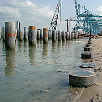 Dársena portuaria adecuada para la protección del fondo con geotextil