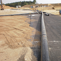Protección de las aguas subterráneas en las obras: La impermeabilización básica HUESKER en uso